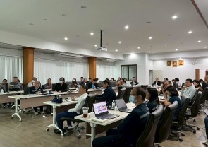 การประชุมคณะทำงานศึกษาแนวทางการกำหนดมาตรการควบคุมสารเบนซีน และสาร 1,3-บิวทาไดอีน ในบรรยากาศบริเวณริมรั้วโรงงานในกลุ่มนิคมอุตสาหกรรมและท่าเรืออุตสาหกรรมพื้นที่มาบตาพุด ครั้งที่ 2/2568